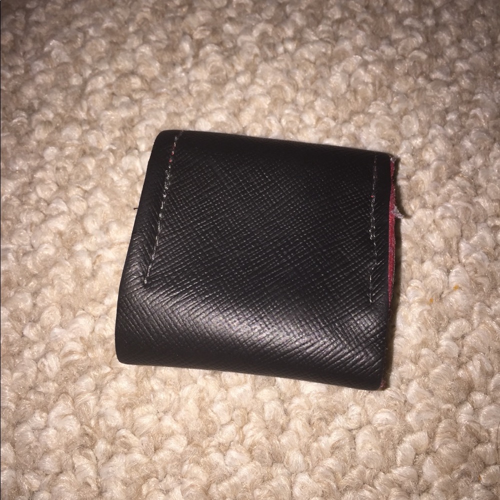 Air Pod Case - Picture 4 of 5